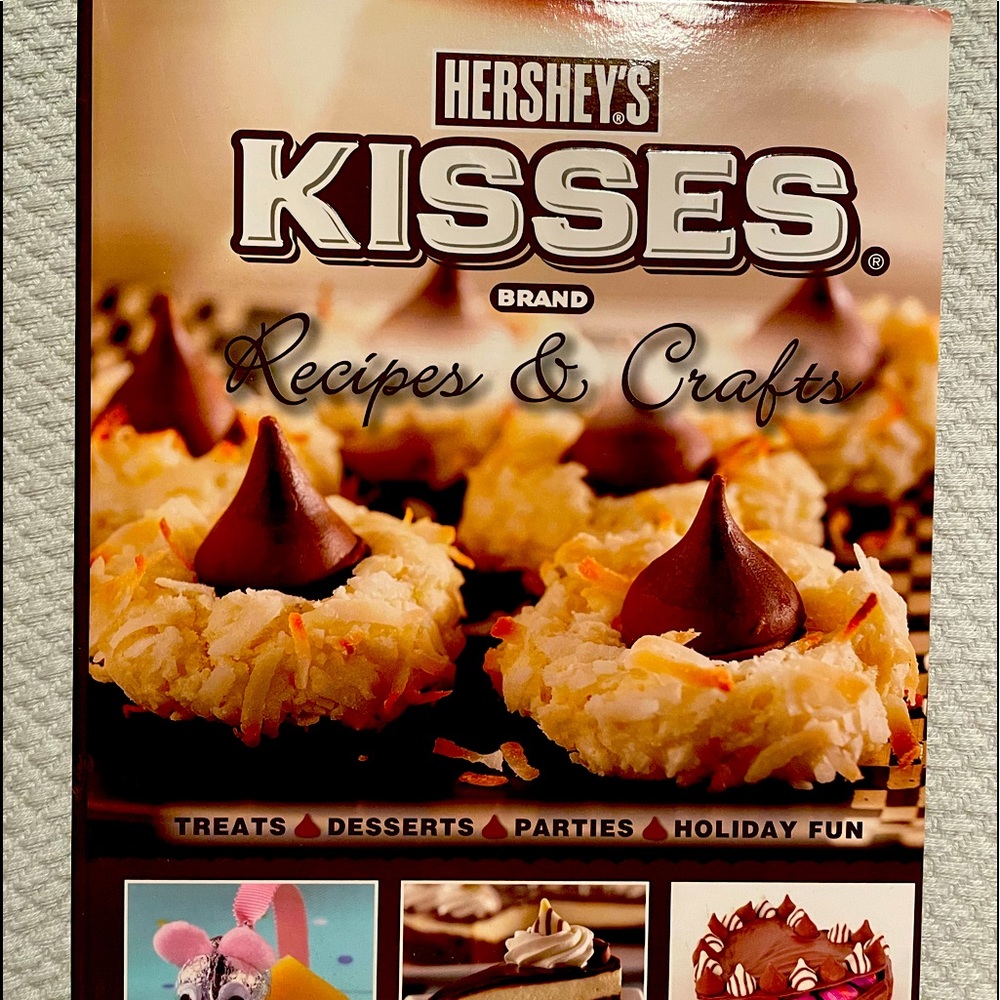 Hershey’s cookbook NEW